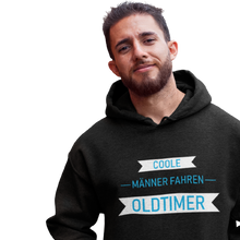 Lade das Bild in den Galerie-Viewer, COOLE Männer fahren Oldtimer - Herren Kapuzenpullover