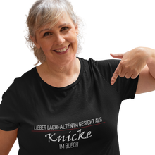 Lade das Bild in den Galerie-Viewer, LIEBER Lachfalten im Gesicht  - Damen T-Shirt