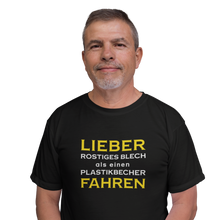Lade das Bild in den Galerie-Viewer, LIEBER rostiges Blech  - Herren T-Shirt