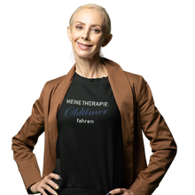 Lade das Bild in den Galerie-Viewer, Meine Therapie: OLDTIMER fahren  - Damen T-Shirt