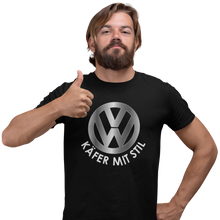 Lade das Bild in den Galerie-Viewer, VW Käfer mit Stil  - Herren T-Shirt
